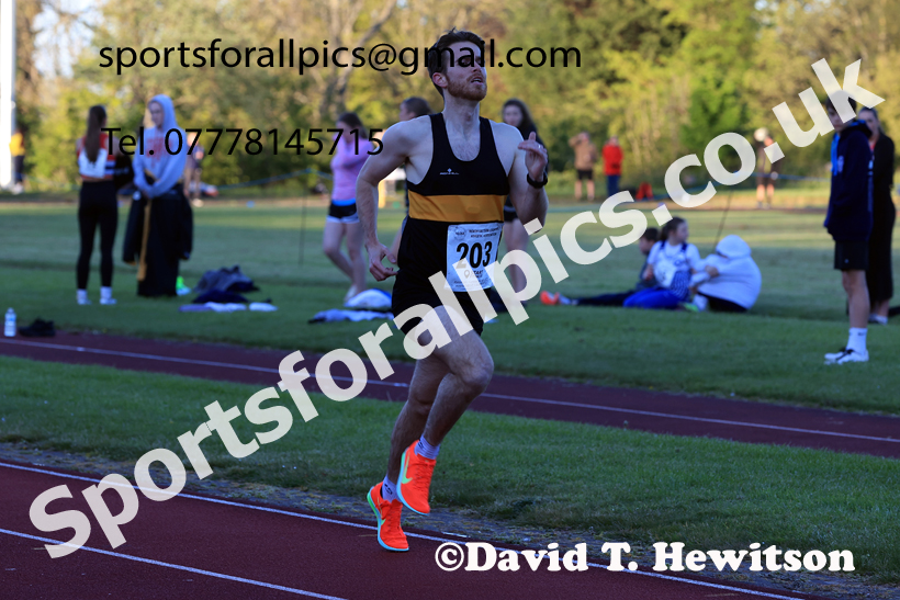 The 1500 metres, 2026 NEGP 1, Monkton Stadium. Photo: David T. Hewitson/Sports for All Pics
